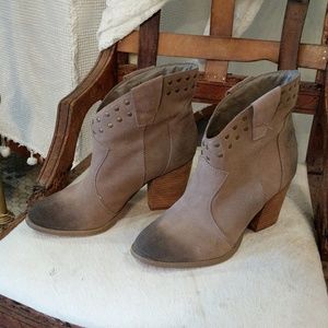 Leather booties with studs Steve Madden